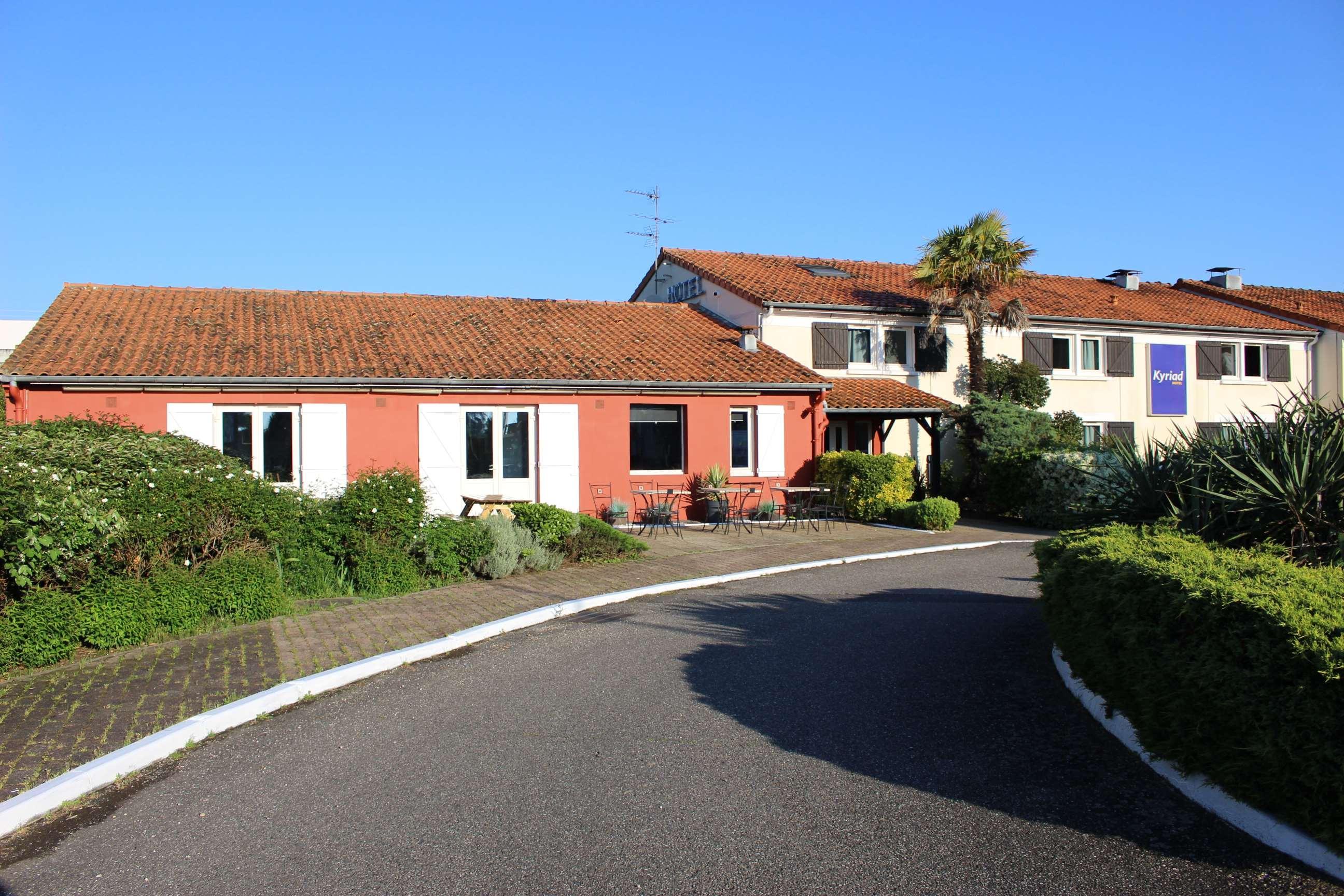 Kyriad Bordeaux Lormont Exteriör bild
