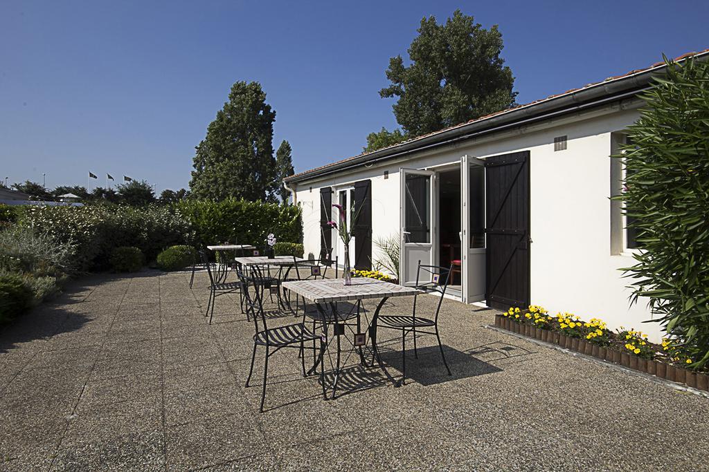Kyriad Bordeaux Lormont Exteriör bild